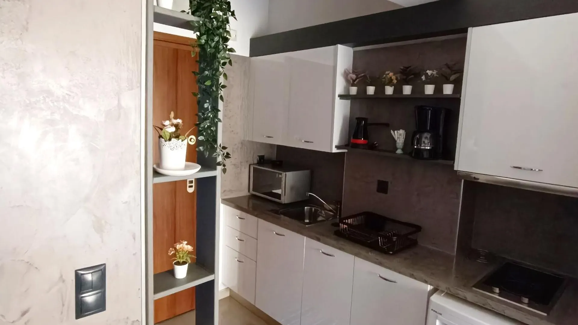White Orhid Modern Studio Thessaloniki Greece